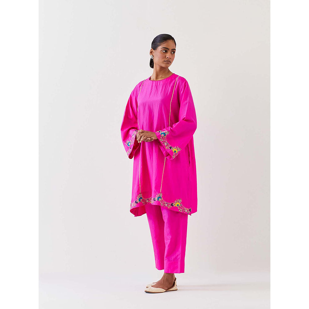 BRIH Pink Embroidered Kurta with Pant (Set of 2)