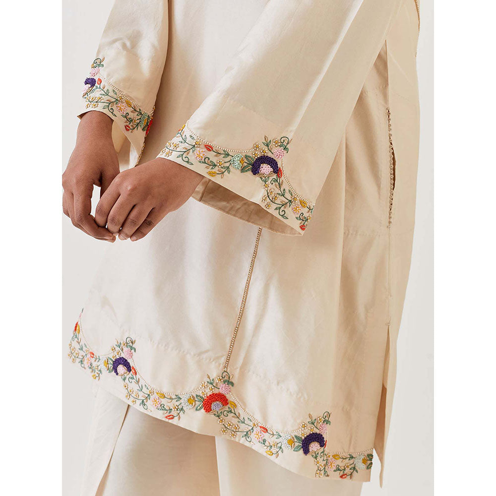 BRIH Off White Embroidered Kurta with Dhoti (Set of 2)