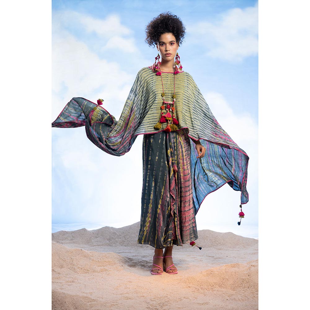 CAPISVIRLEO Tie Dye Cape With Pleated Skirt And Inner (Set of 3)