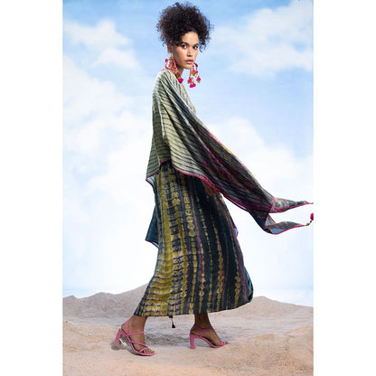 CAPISVIRLEO Tie Dye Cape With Pleated Skirt And Inner (Set of 3)