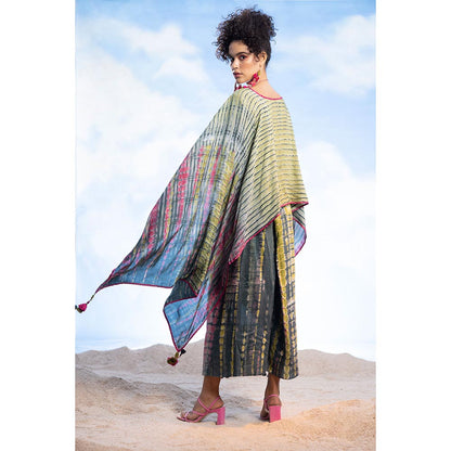 CAPISVIRLEO Tie Dye Cape With Pleated Skirt And Inner (Set of 3)