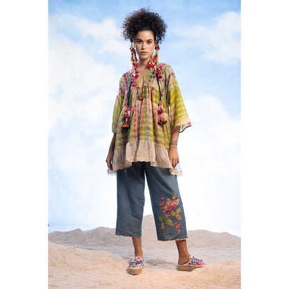 CAPISVIRLEO V Neck Gathered Flare Top