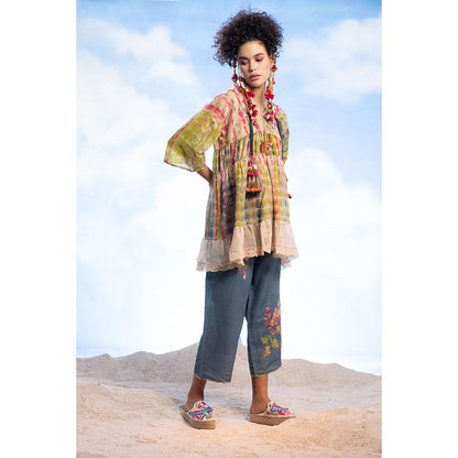 CAPISVIRLEO V Neck Gathered Flare Top