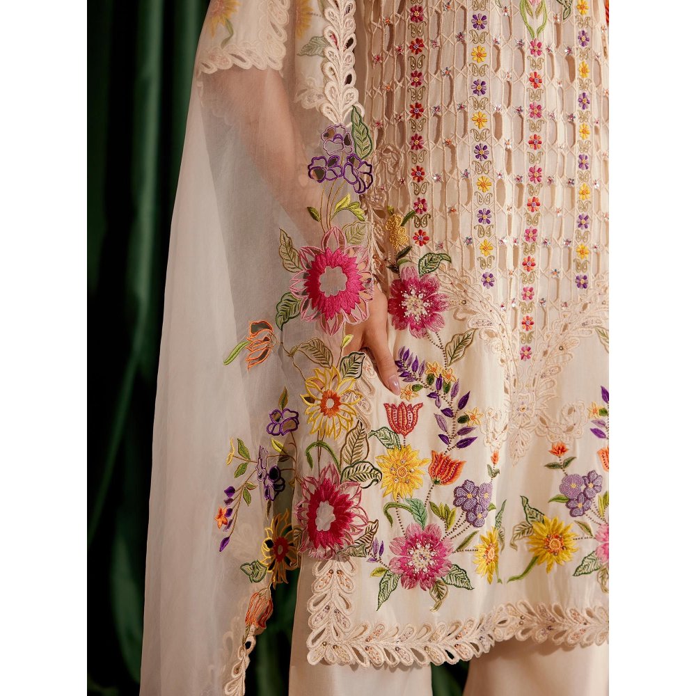 CHANDRIMA White Floral Cutwork Dupatta