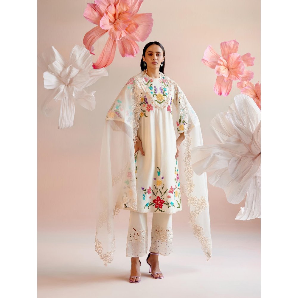 CHANDRIMA White Rose Cutwork Dupatta