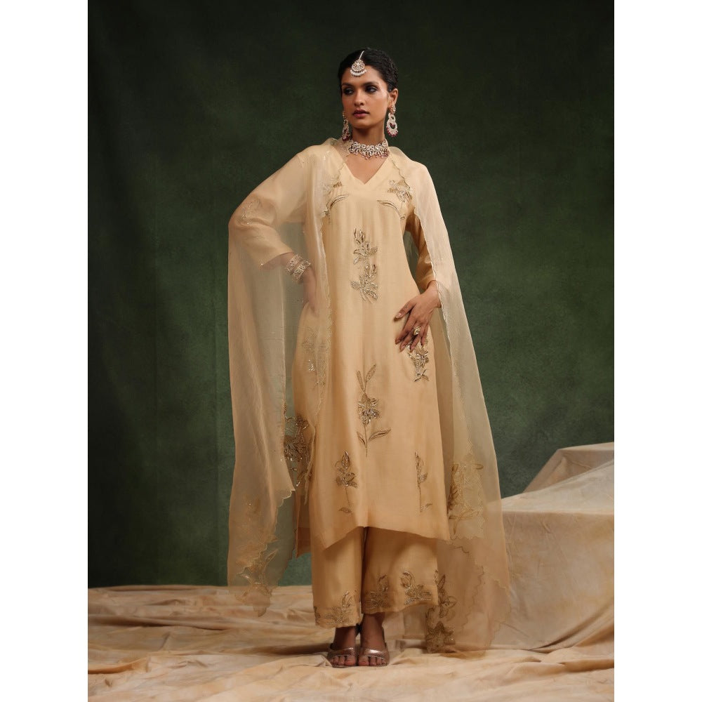 CHARU MAKKAR Cream Gingeralla Kurta with Pant and Dupatta (Set of 3)
