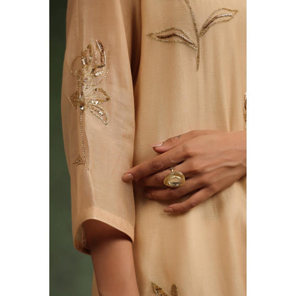 CHARU MAKKAR Cream Gingeralla Kurta with Pant and Dupatta (Set of 3)