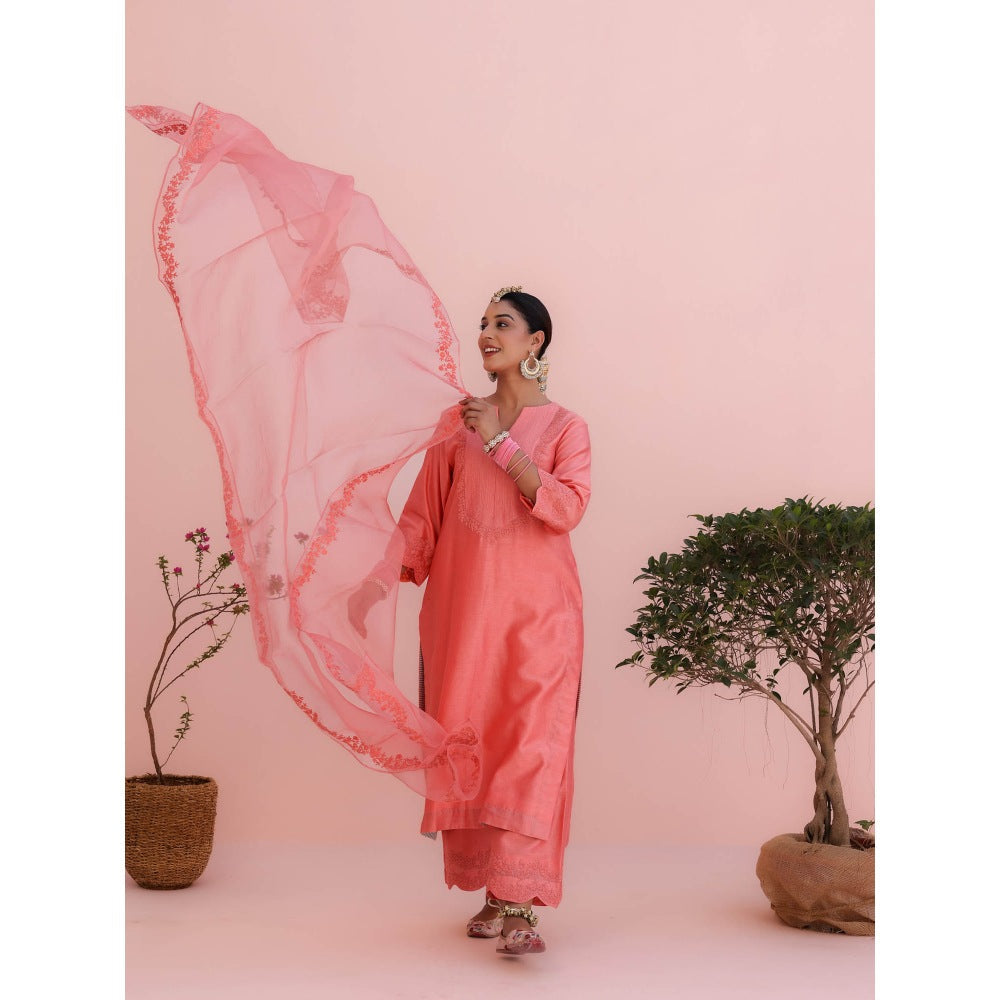 CHARU MAKKAR Archi Coral Kurta with Pant and Dupatta (Set of 3)
