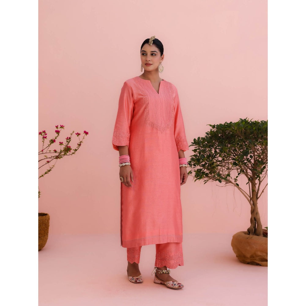 CHARU MAKKAR Archi Coral Kurta with Pant and Dupatta (Set of 3)