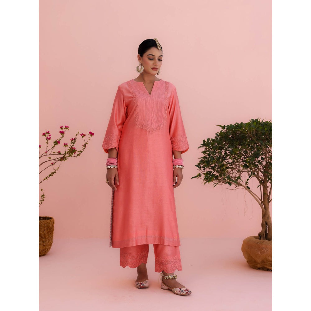 CHARU MAKKAR Archi Coral Kurta with Pant and Dupatta (Set of 3)