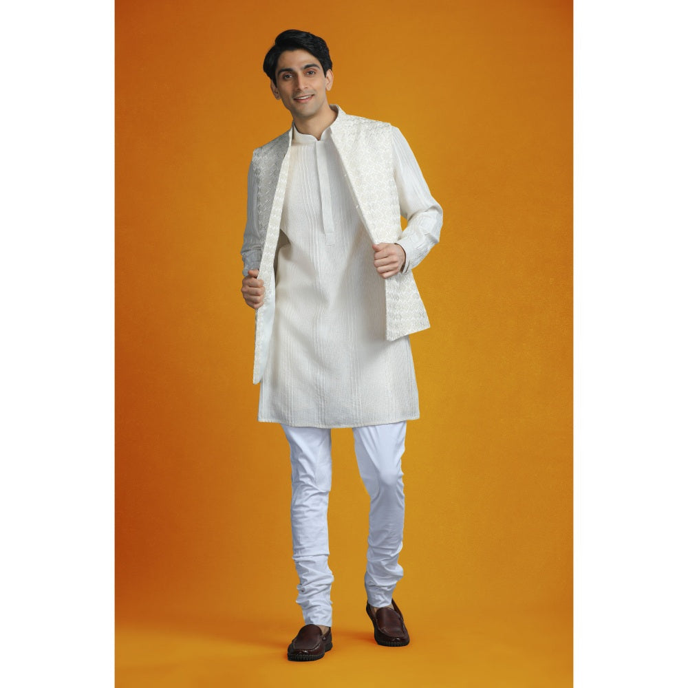 CHAR CHAAND Ivory Asymmetrical Silk-Textured Elegance Kurta with Pant & Bundi (Set of 3)