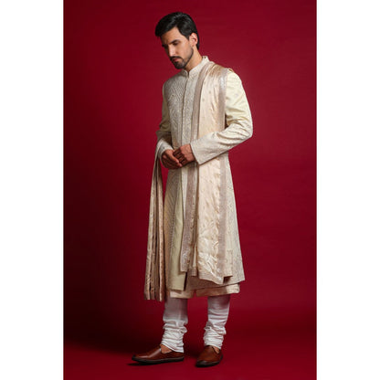 CHAR CHAAND Classic Cream Kurta with Churidar and Sherwani with Dupatta and Belt (Set of 5)
