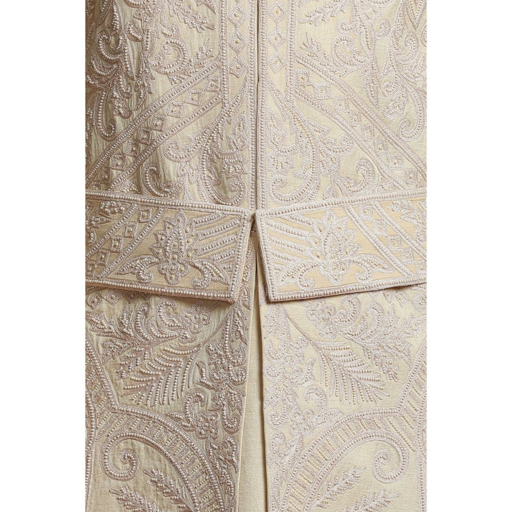 CHAR CHAAND Classic Cream Kurta with Churidar and Sherwani with Dupatta and Belt (Set of 5)