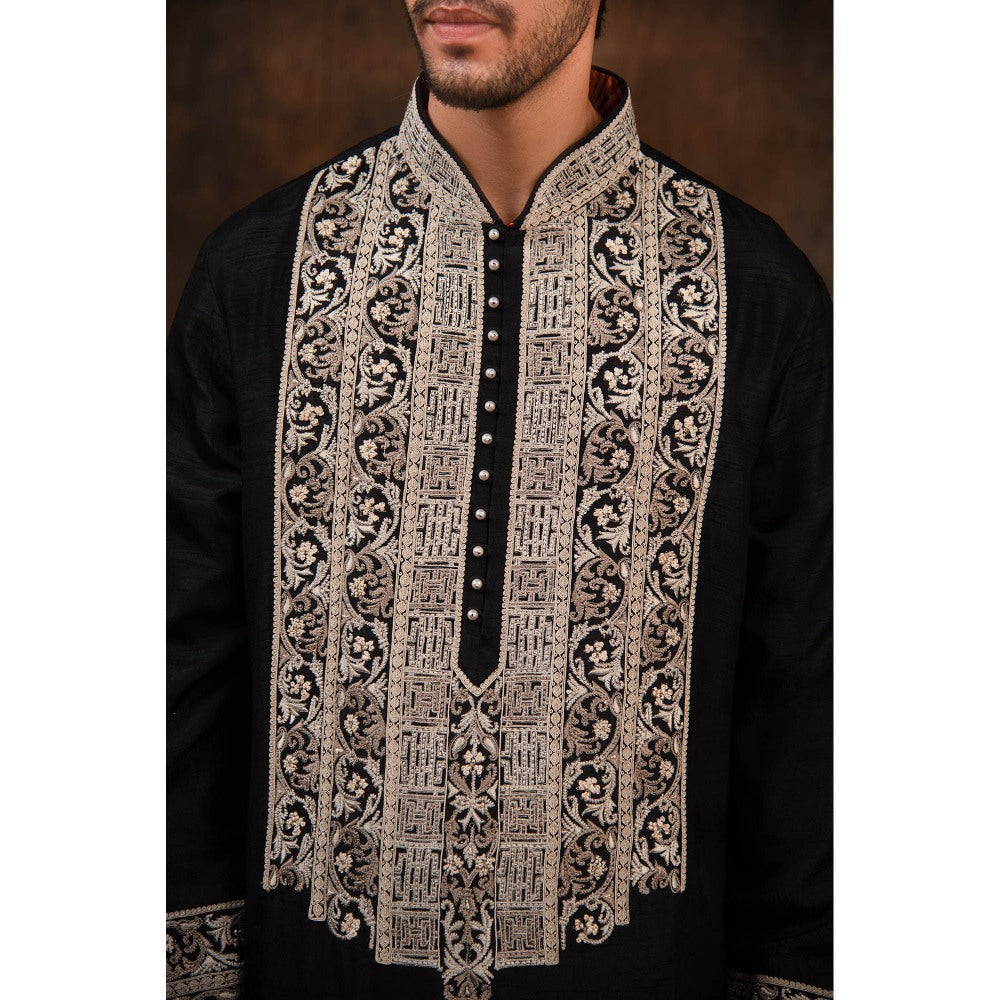 CHAR CHAAND Timeless Black Embroidered Kurta