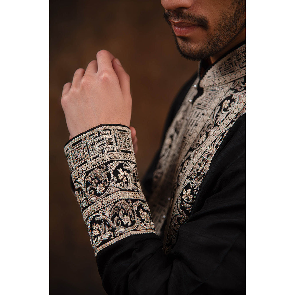 CHAR CHAAND Timeless Black Embroidered Kurta