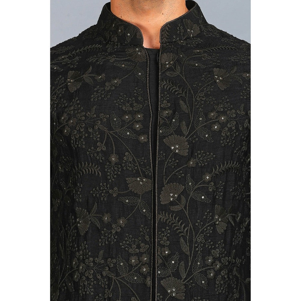 CHAR CHAAND Black Elegance Thread Embroidered Kurta