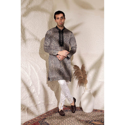 CHAR CHAAND Black Naqshdar Threadwork Kurta