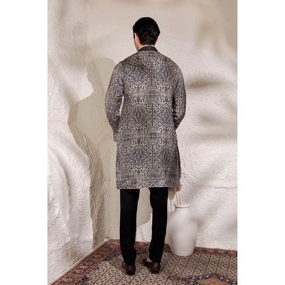 CHAR CHAAND Black Naqshdar Threadwork Kurta