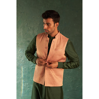 Charkhee Mens Deep Green Straight Kurta With Pyjama And Jacket (Set of 3)