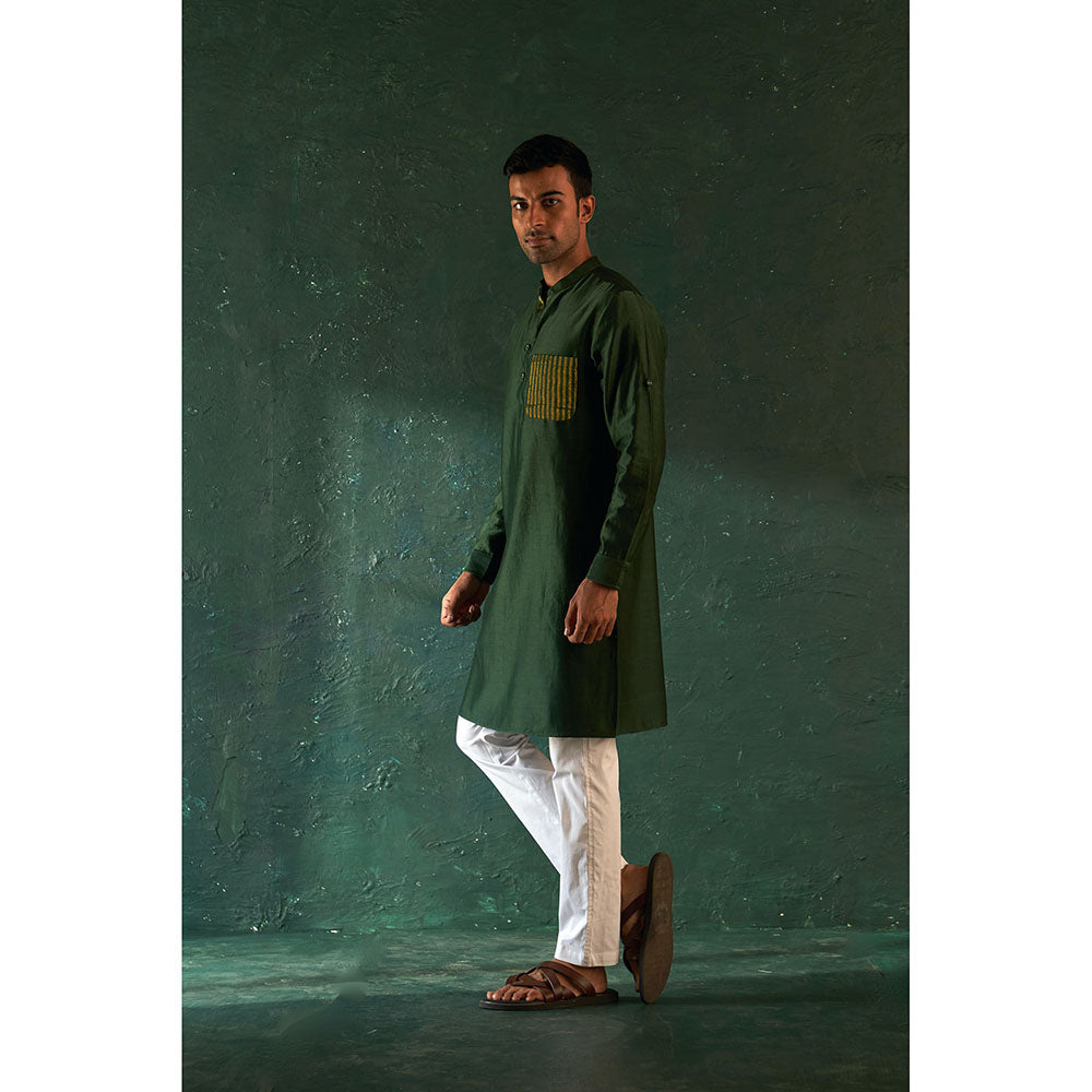 Charkhee Mens Deep Green Straight Kurta With Pyjama And Jacket (Set of 3)