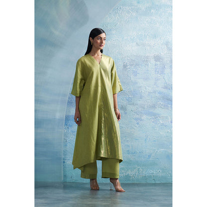 Charkhee Aura Sheen Green Kurta with Pant and Dupatta (Set of 3)