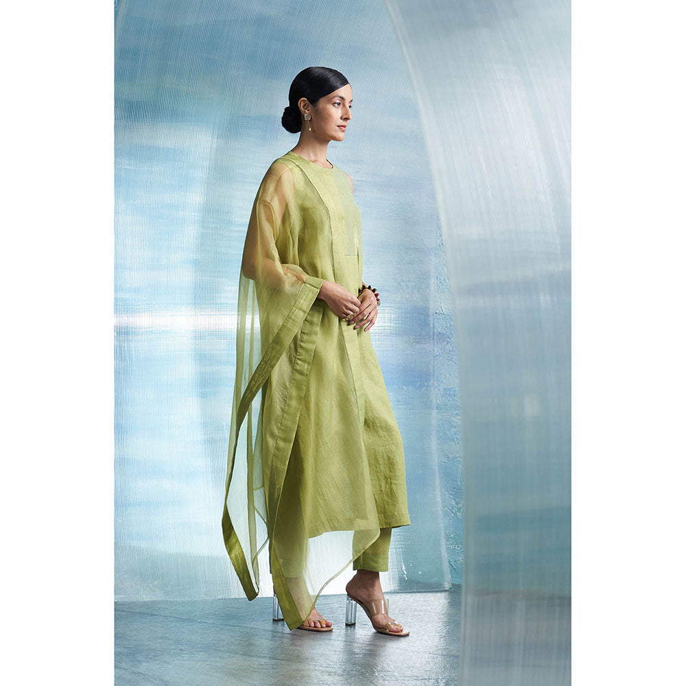 Charkhee Aura Sheen Green Sleeveless Kurta with Pant and Dupatta (Set of 3)