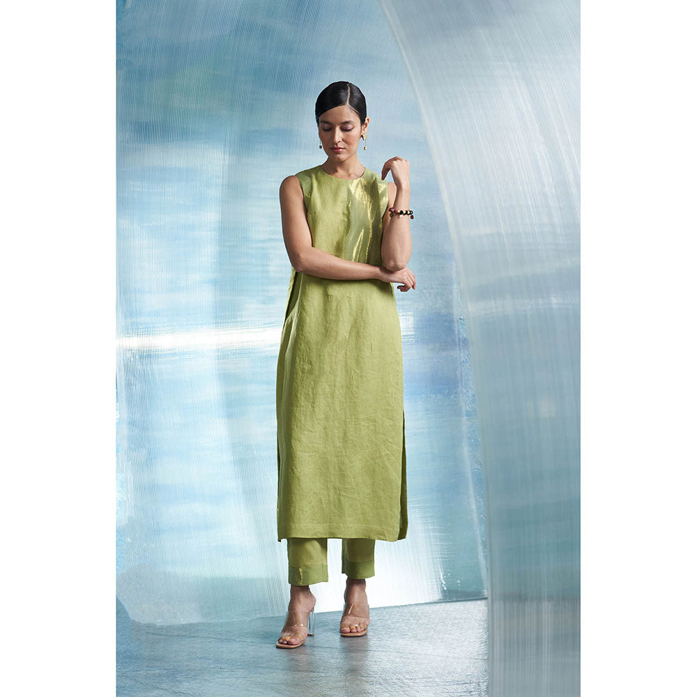 Charkhee Aura Sheen Green Sleeveless Kurta with Pant and Dupatta (Set of 3)