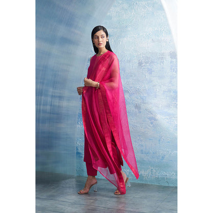 Charkhee Aura Fuchsia Pink Sleeveless Kurta with Pant and Dupatta (Set of 3)