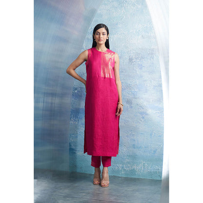 Charkhee Aura Fuchsia Pink Sleeveless Kurta with Pant and Dupatta (Set of 3)