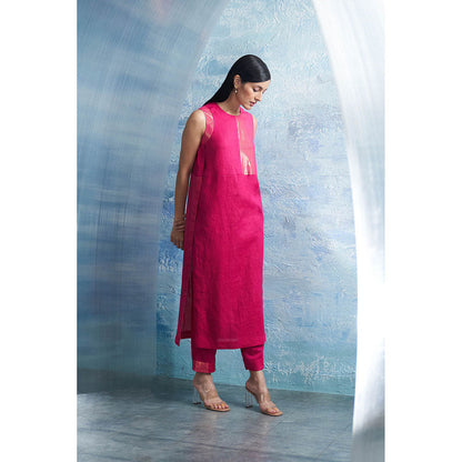 Charkhee Aura Fuchsia Pink Sleeveless Kurta with Pant and Dupatta (Set of 3)