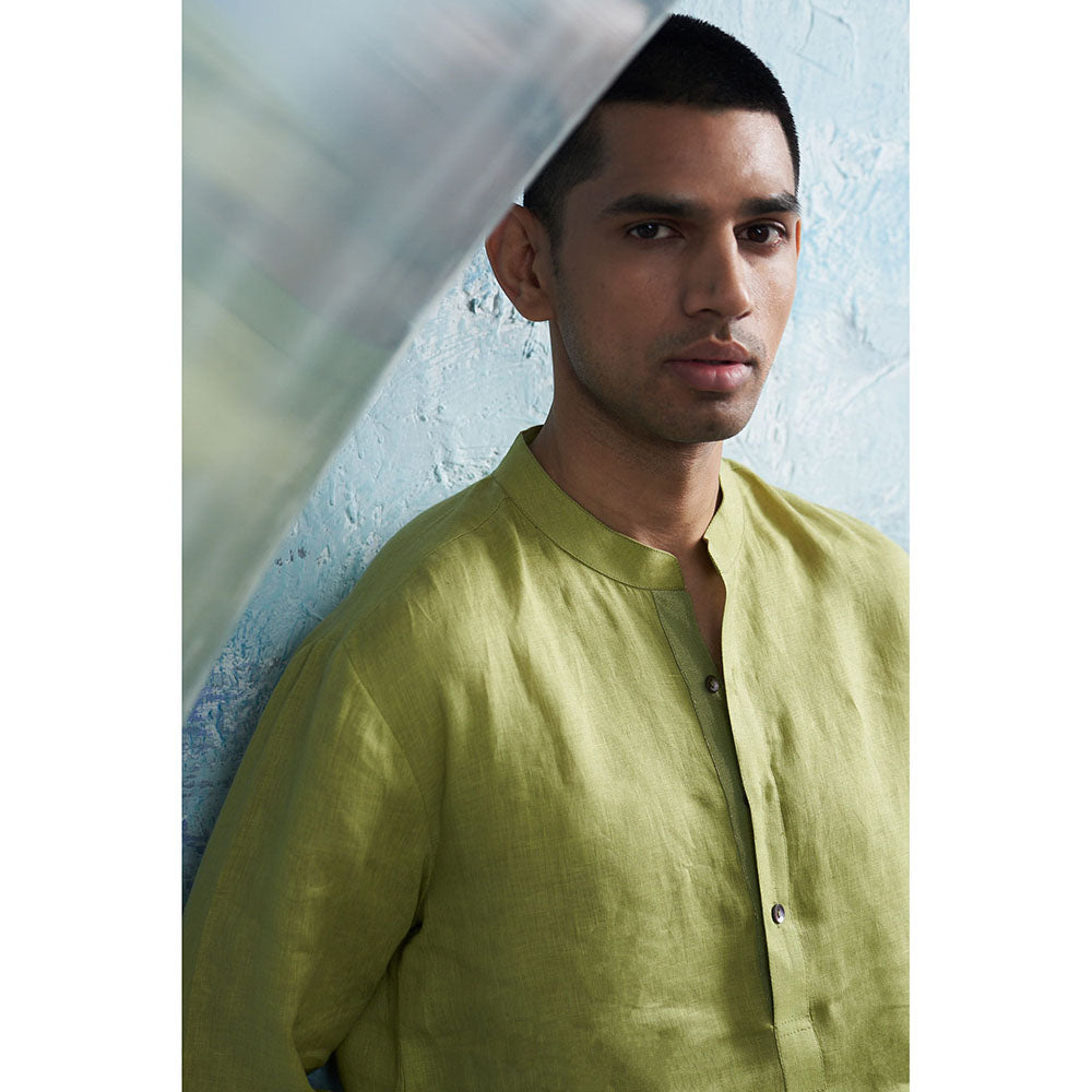 Charkhee Aura Sheen Green Straight Kurta with Pant (Set of 2)