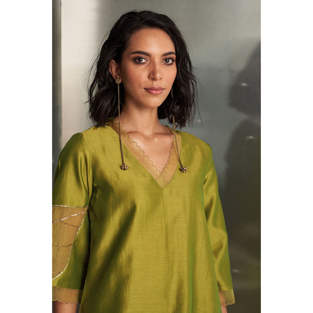 Charkhee Berry Green Chanderi Straight Kurta with Pant & Dupatta (Set of 3)