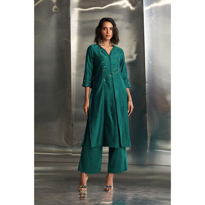 Charkhee Emerald Green Chanderi Pleated Neck Kurta with Pant & Dupatta (Set of 3)