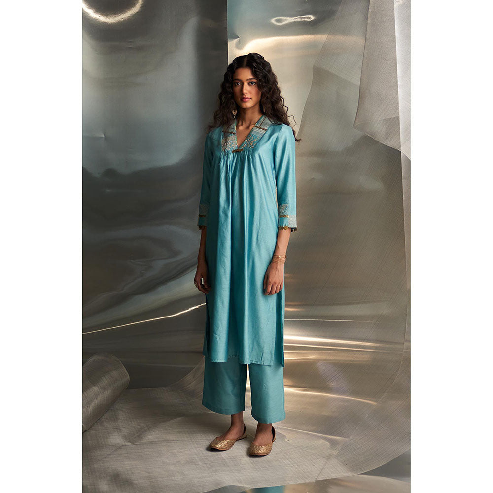 Charkhee Blue Mis'R Embroidered V-Neck Kurta with Pant and Dupatta (Set of 3)