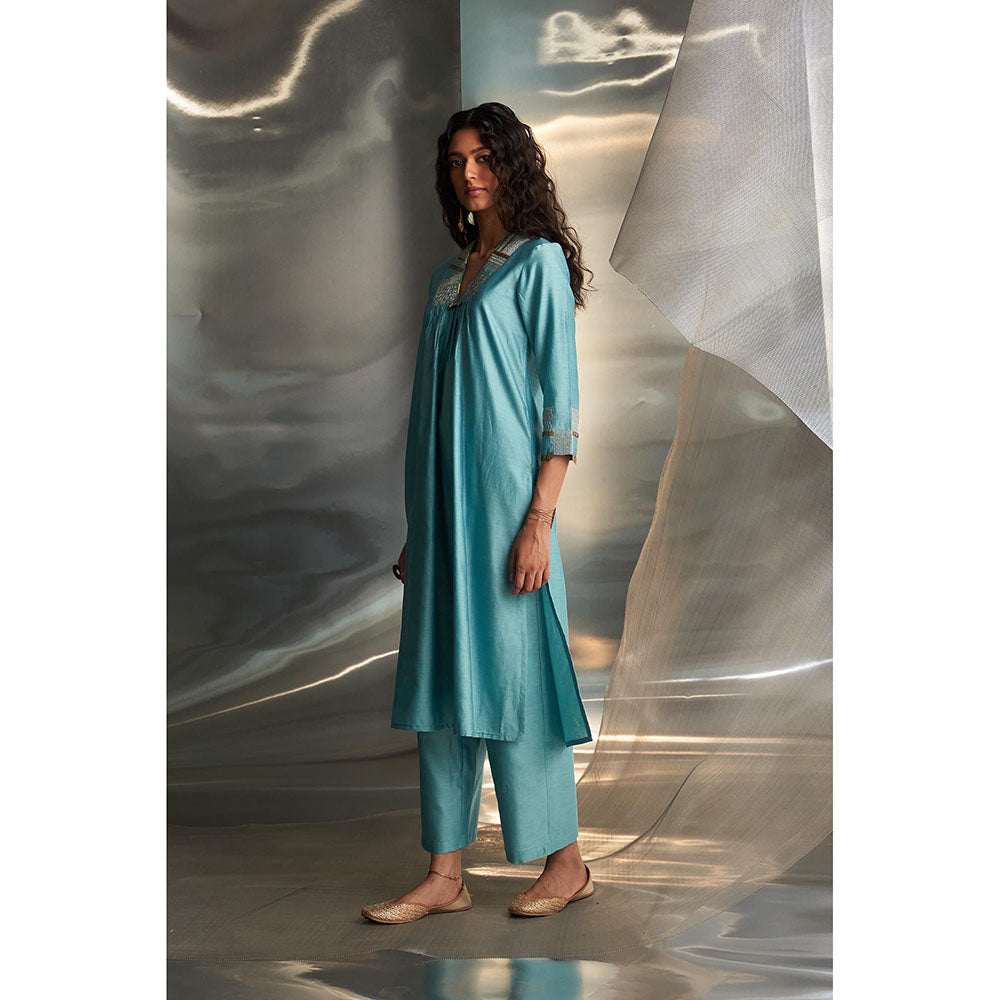 Charkhee Blue Mis'R Embroidered V-Neck Kurta with Pant and Dupatta (Set of 3)