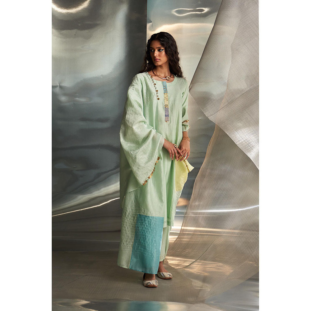 Charkhee Green Mis'R Embroidered 3/4Th Sleeve Kurta with Pant and Dupatta (Set of 3)