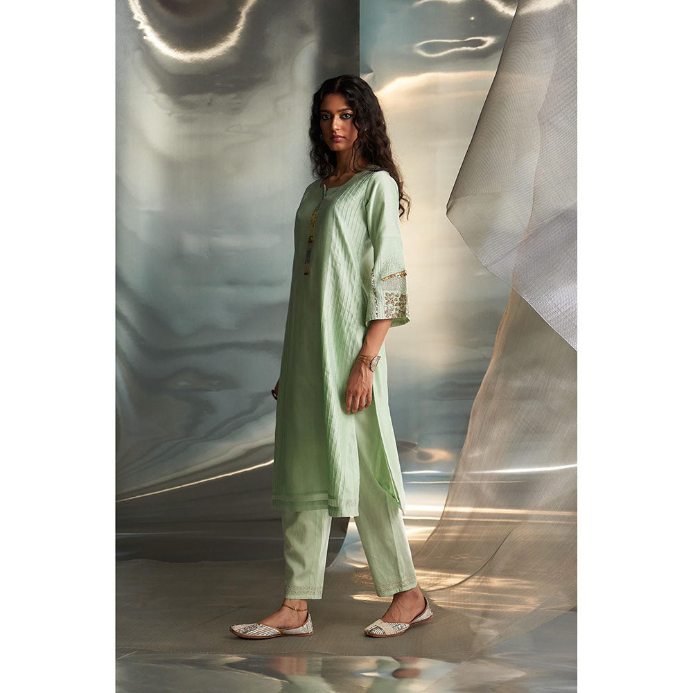 Charkhee Green Mis'R Embroidered 3/4Th Sleeve Kurta with Pant and Dupatta (Set of 3)