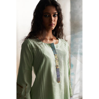 Charkhee Green Mis'R Embroidered 3/4Th Sleeve Kurta with Pant and Dupatta (Set of 3)