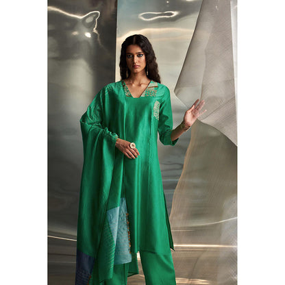 Charkhee Green Mis'R Embroidered Straight Kurta with Pant and Dupatta (Set of 3)