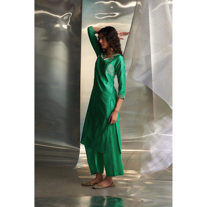 Charkhee Green Mis'R Embroidered Straight Kurta with Pant and Dupatta (Set of 3)