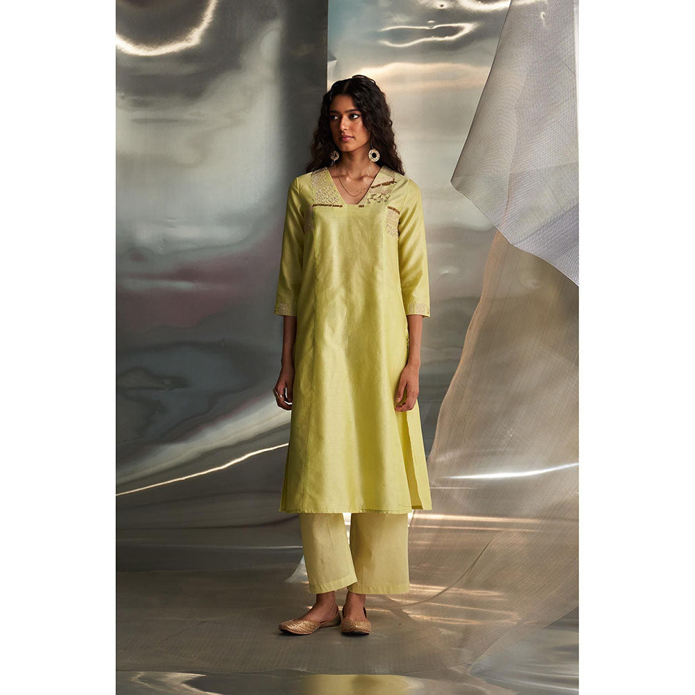 Charkhee Lime Green Mis'R Embroidered Straight Kurta with Pant and Dupatta (Set of 3)