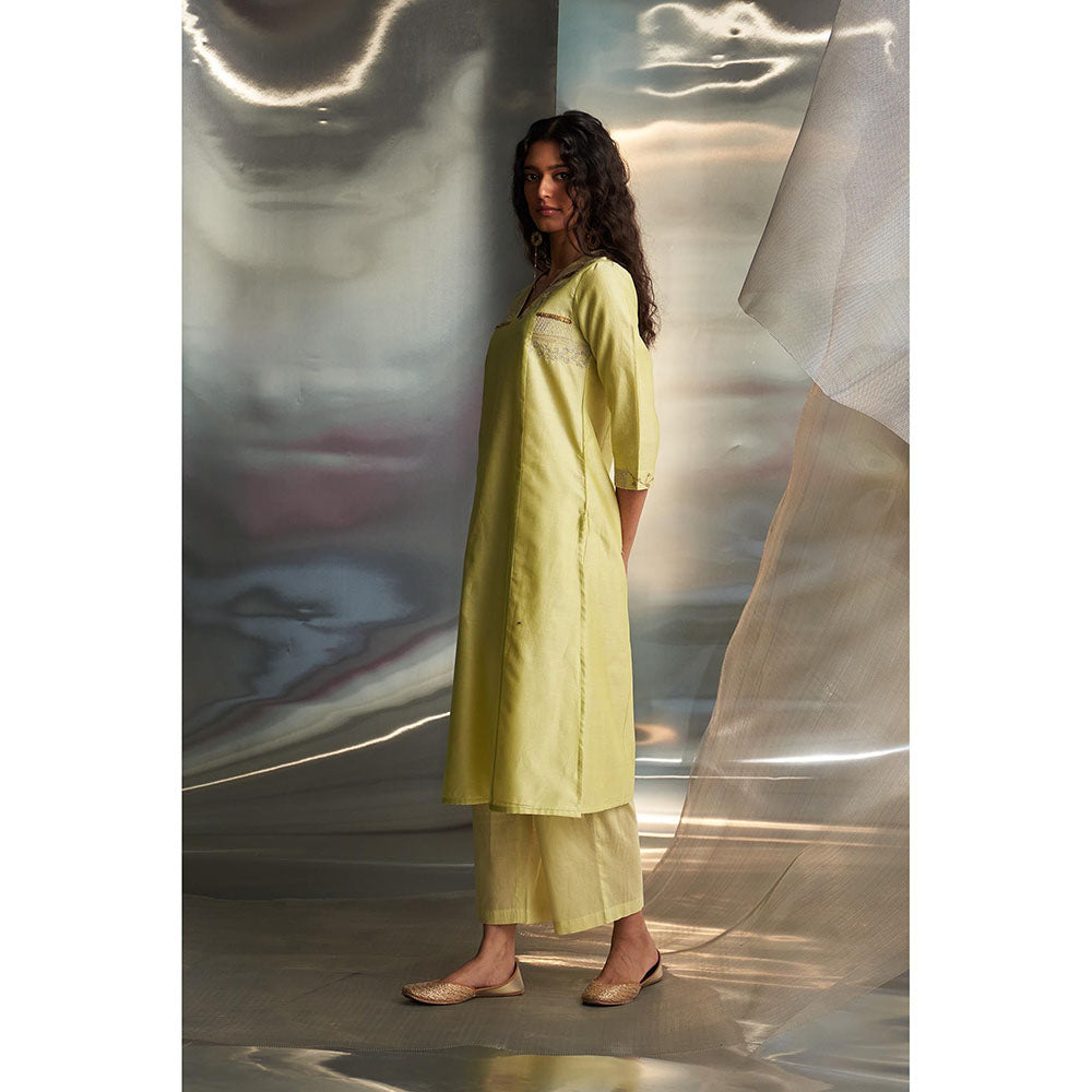 Charkhee Lime Green Mis'R Embroidered Straight Kurta with Pant and Dupatta (Set of 3)