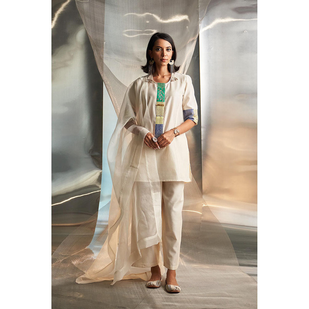 Charkhee Cream Mis'R Embroidered Short Kurti with Pant and Dupatta (Set of 3)