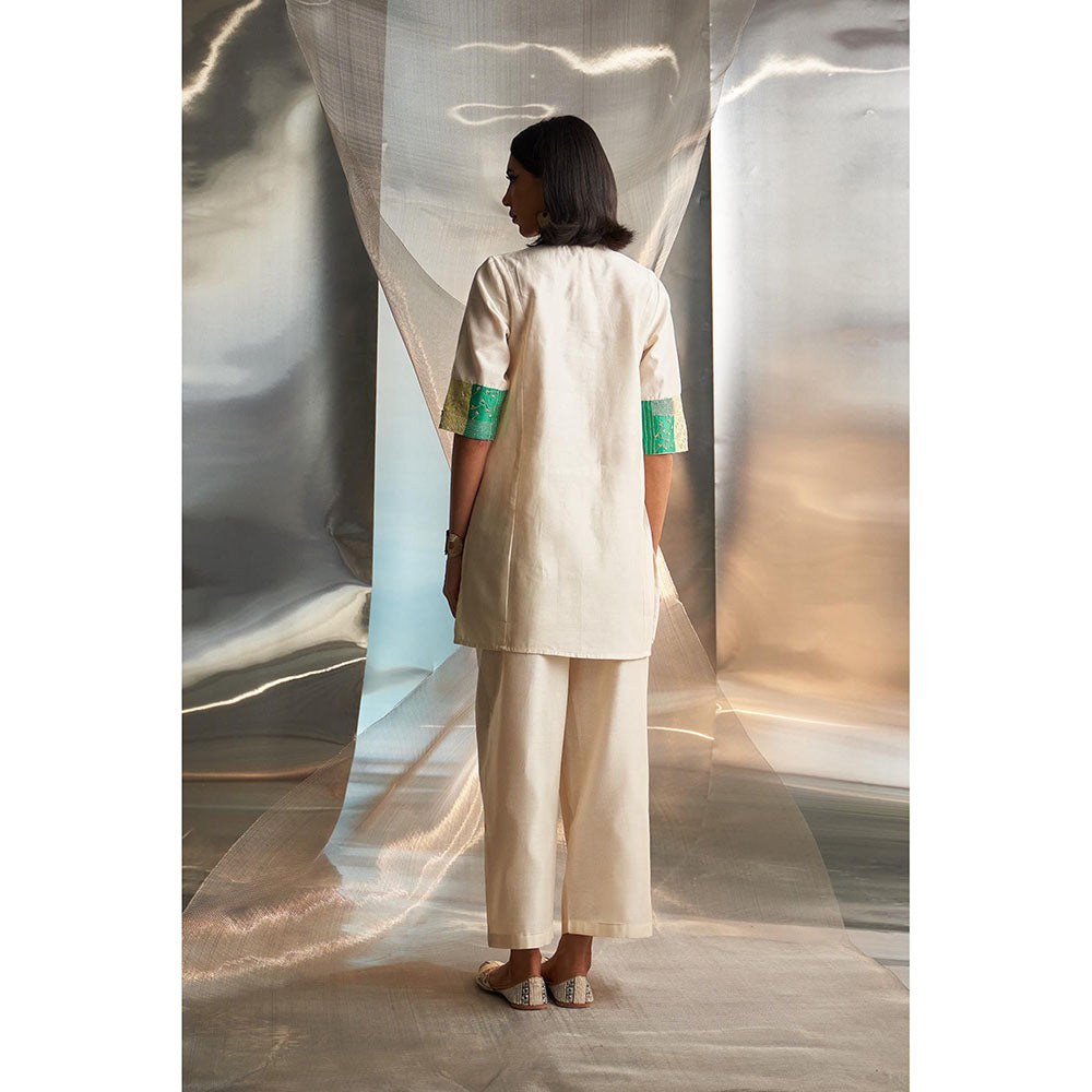 Charkhee Cream Mis'R Embroidered Short Kurti with Pant and Dupatta (Set of 3)