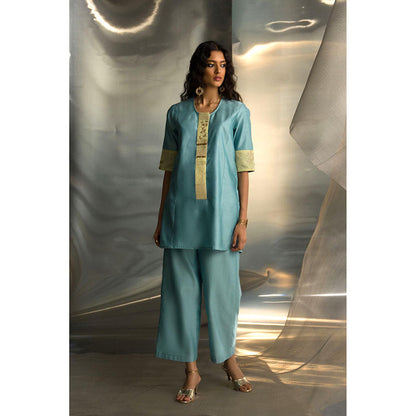 Charkhee Blue Mis'R Embroidered Short Kurti with Pant and Dupatta (Set of 3)