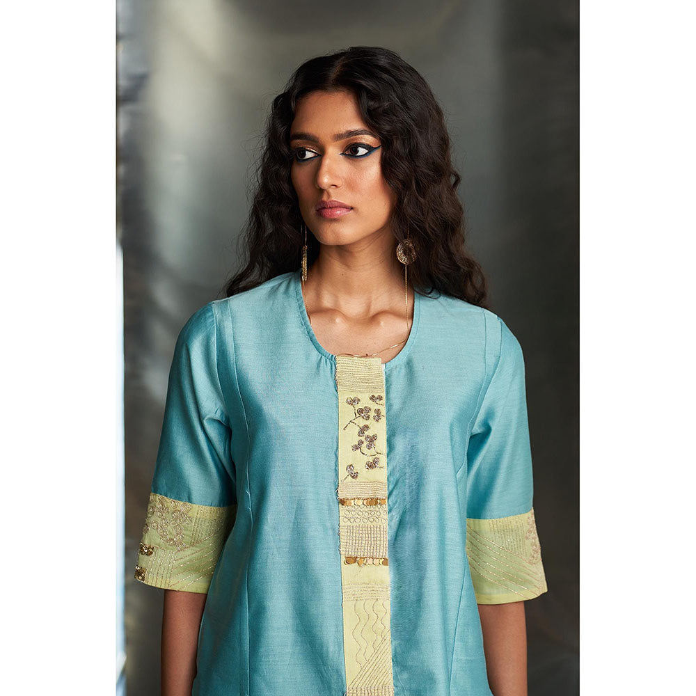Charkhee Blue Mis'R Embroidered Short Kurti with Pant and Dupatta (Set of 3)