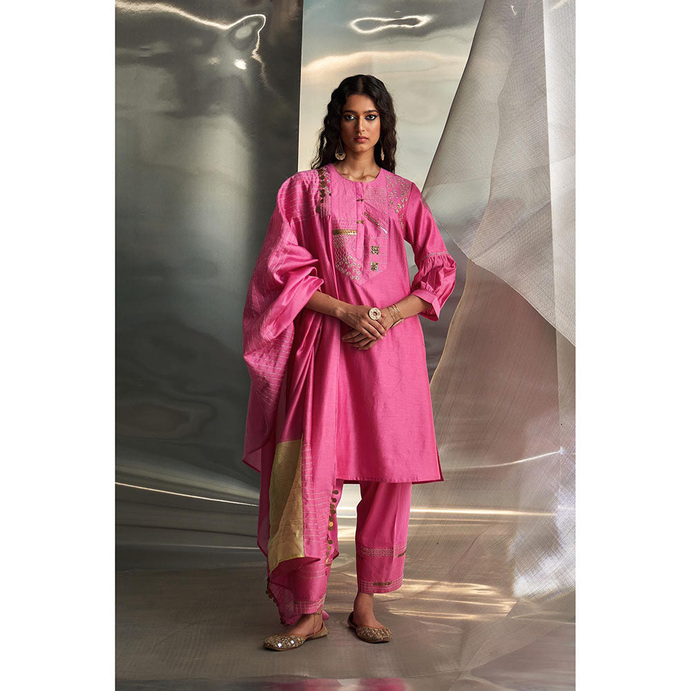 Charkhee Pink Misr'S Embroidered Kurta with Pant and Dupatta (Set of 3)