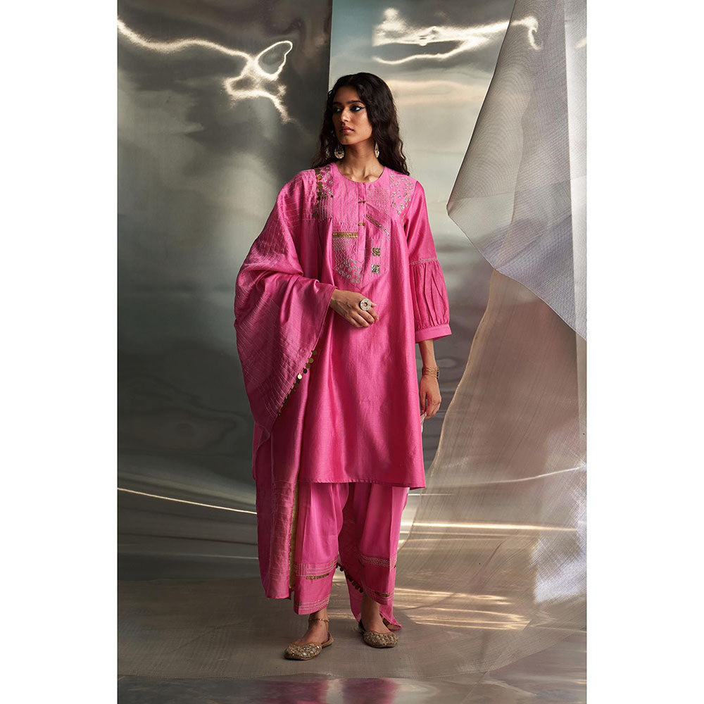 Charkhee Pink Misr'S Embroidered Kurta with Pant and Dupatta (Set of 3)