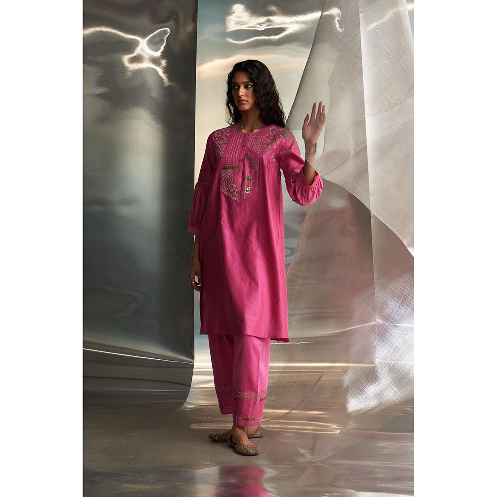 Charkhee Pink Misr'S Embroidered Kurta with Pant and Dupatta (Set of 3)