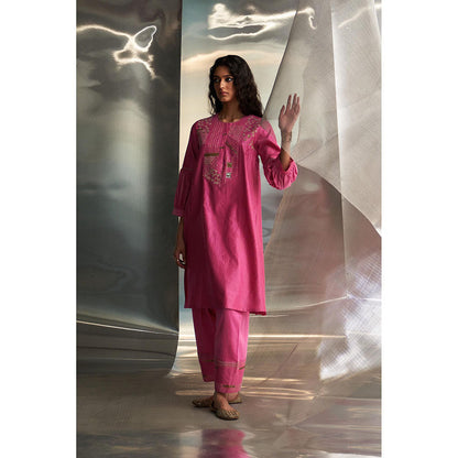 Charkhee Pink Misr'S Embroidered Kurta with Pant and Dupatta (Set of 3)